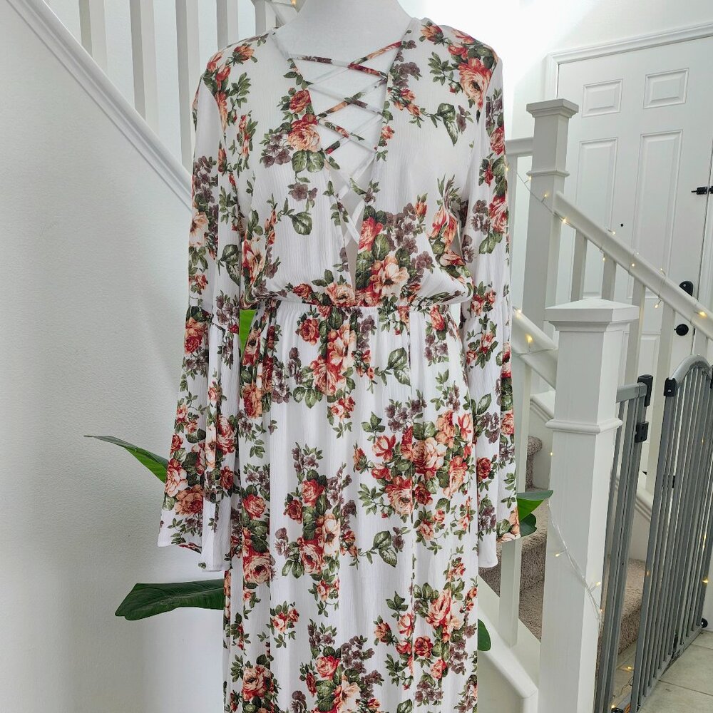 🌸 Chic & Modest Maxi Dress – New with Tags!